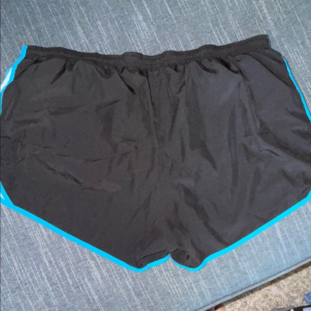 Nike Women’s XXL Black Lined Running Shorts with Blue Accents - Picture 4 of 4